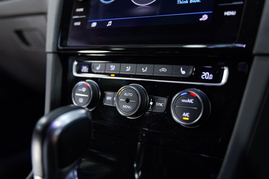 Used Volkswagen Golf 2018 for sale - 76552579: Photo 44