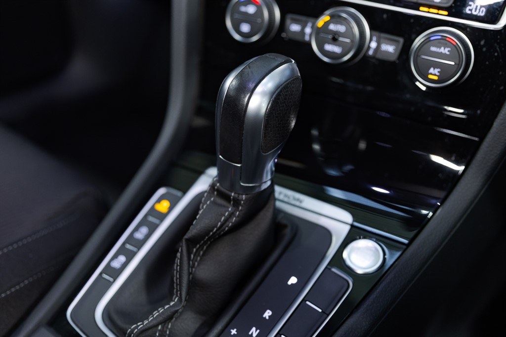 Used Volkswagen Golf 2018 for sale - 76552579: Photo 50