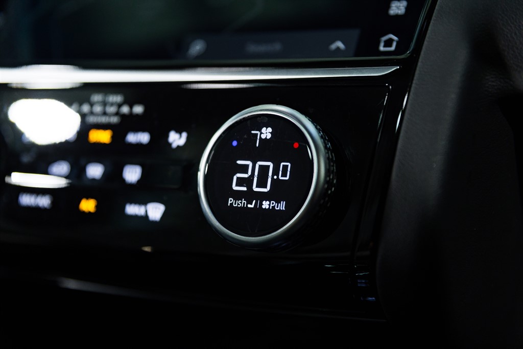 Used Jaguar E-Pace 2023 for sale - 76532372: Photo 42