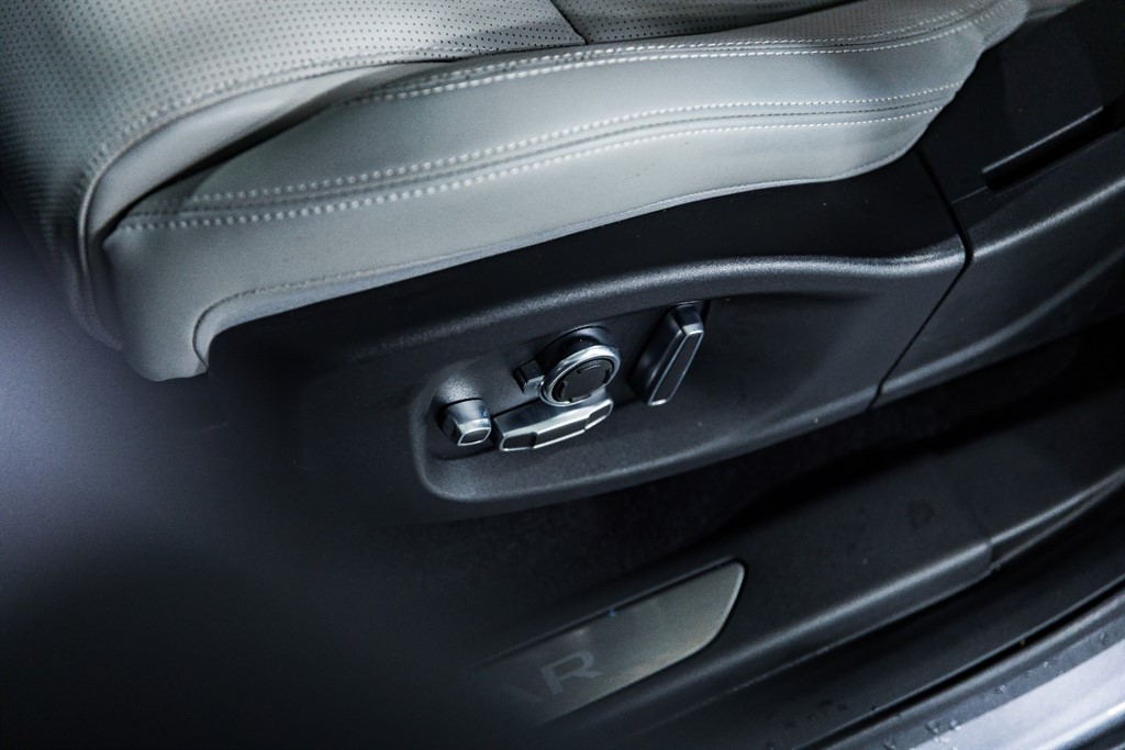 Used Jaguar E-Pace 2023 for sale - 76532372: Photo 55