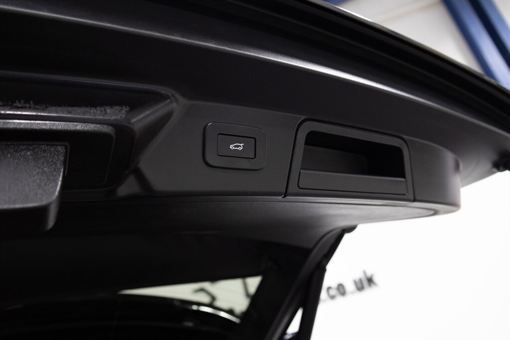 Used Land Rover Range Rover Velar 2023 for sale - 77786559: Photo 9