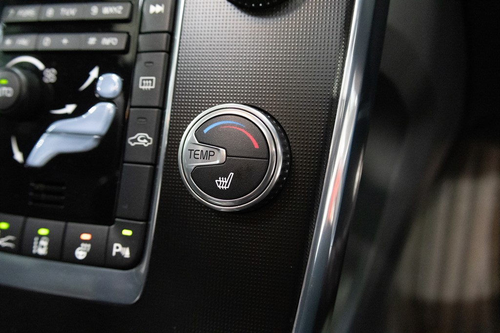 Used Volvo V60 2014 for sale - 77653367: Photo 19