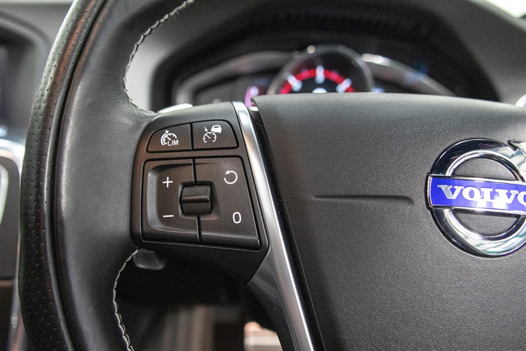 Used Volvo V60 2014 for sale - 77653367: Photo 22