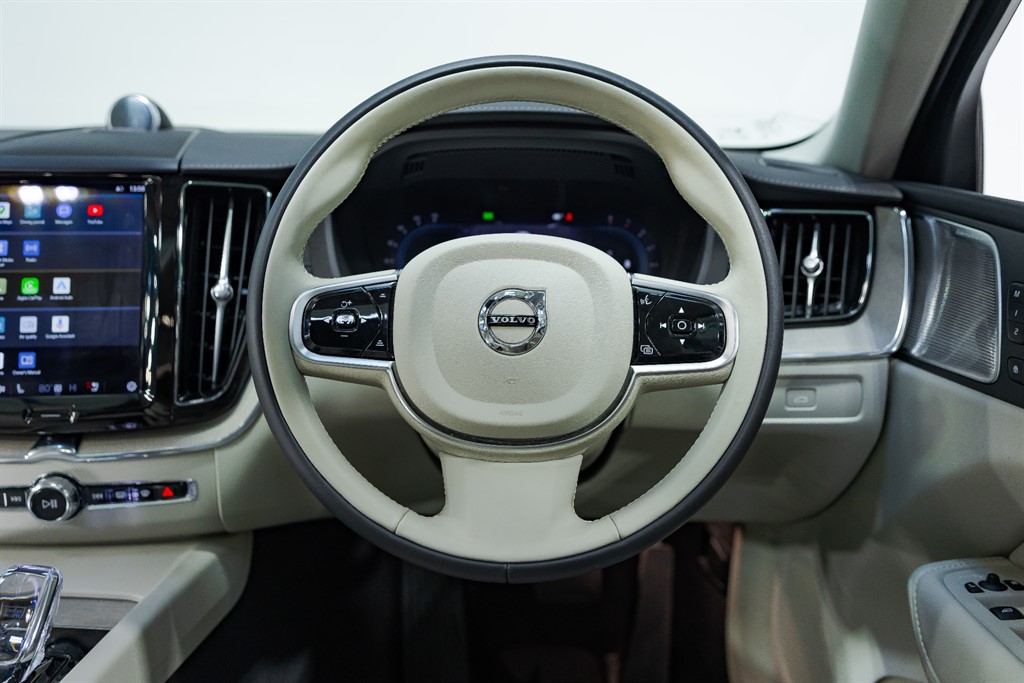 Used Volvo XC60 2023 for sale - 76796673: Photo 26