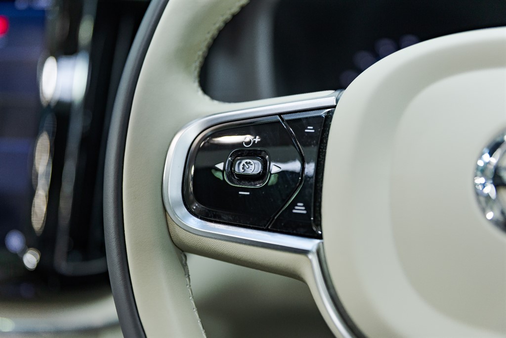 Used Volvo XC60 2023 for sale - 76796673: Photo 28