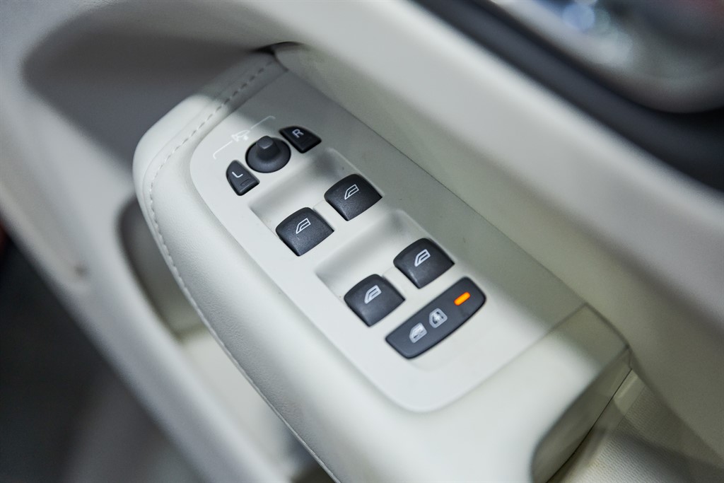 Used Volvo XC60 2023 for sale - 76796673: Photo 32