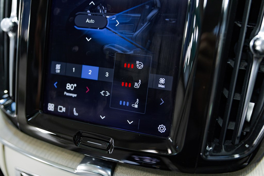 Used Volvo XC60 2023 for sale - 76796673: Photo 41