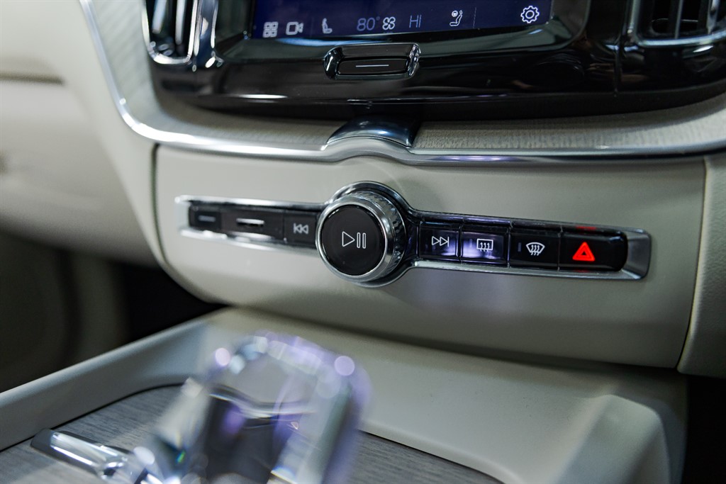 Used Volvo XC60 2023 for sale - 76796673: Photo 44