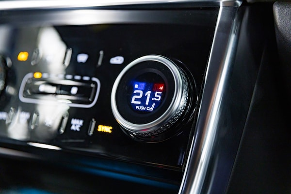 Used Jaguar XE 2021 for sale - 76265787: Photo 37