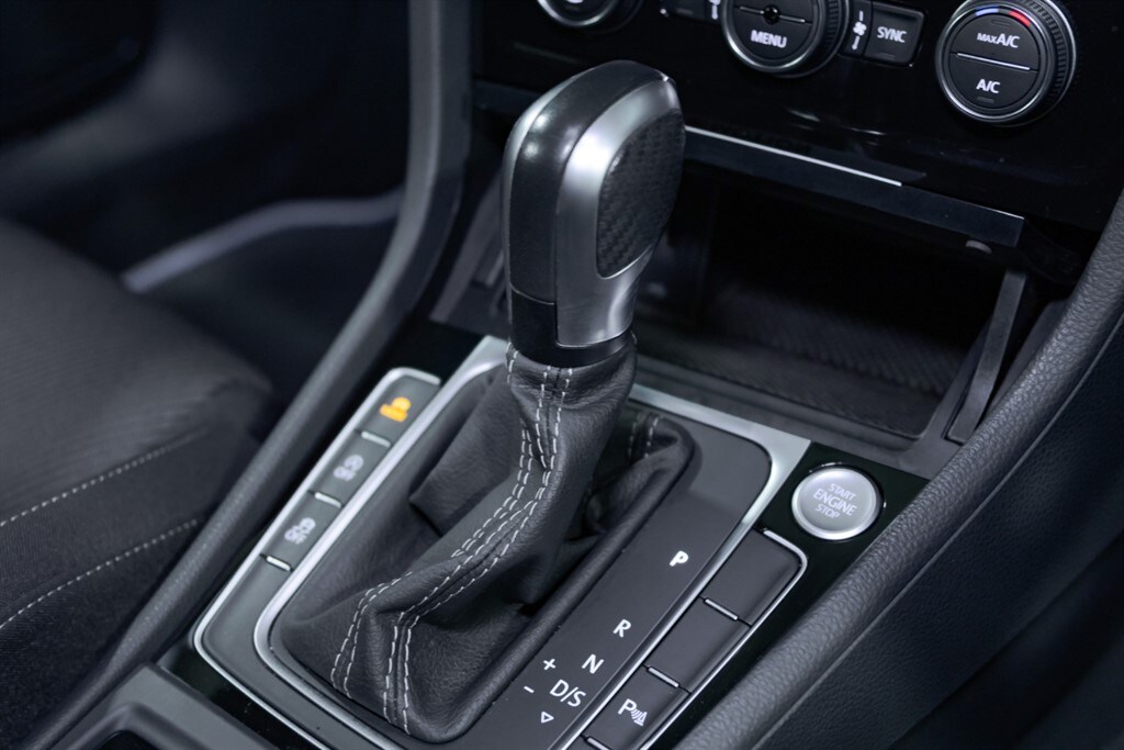 Used Volkswagen Golf 2020 for sale - 77552605: Photo 49