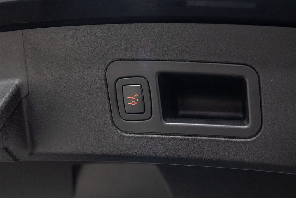 Used Tesla Model S 2019 for sale - 77819208: Photo 6