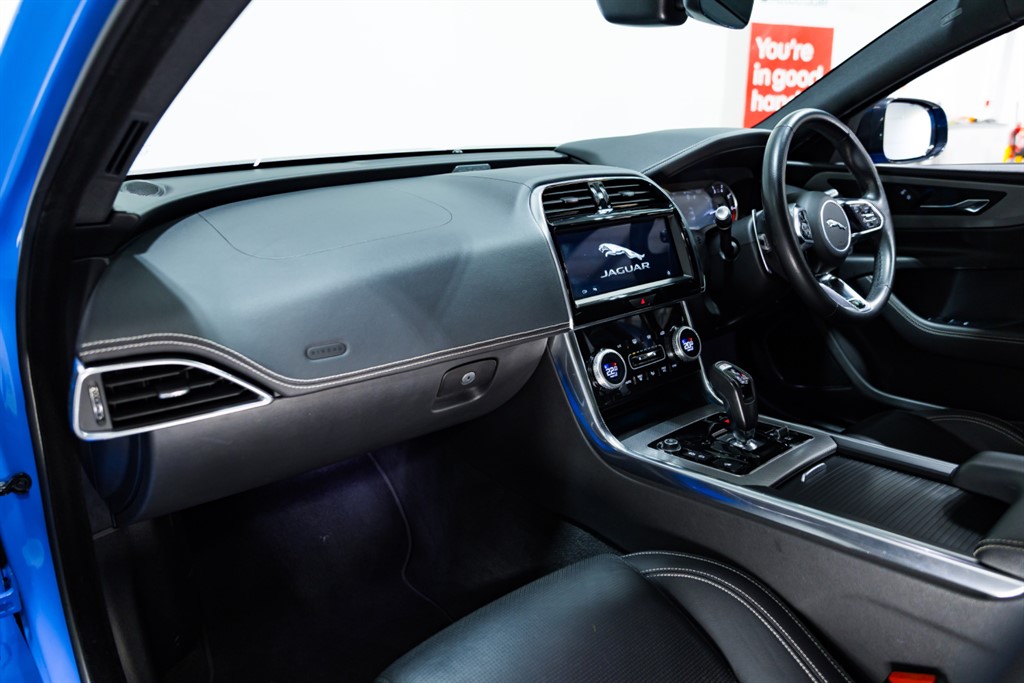 Used Jaguar XE 2020 for sale - 76384712: Photo 19