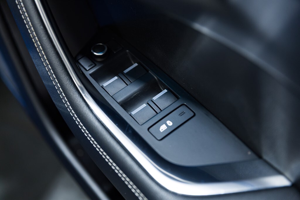 Used Jaguar XE 2020 for sale - 76384712: Photo 30