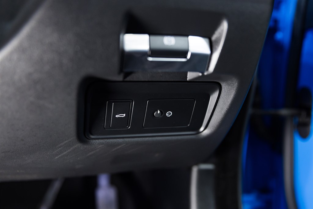 Used Jaguar XE 2020 for sale - 76384712: Photo 31