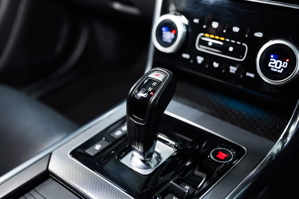 Used Jaguar XE 2020 for sale - 76384712: Photo 45