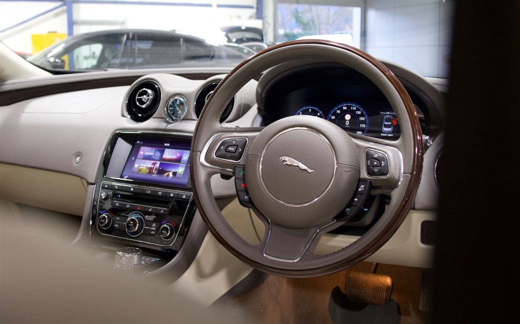 Used Jaguar XJ 2018 for sale - 77686067: Photo 3