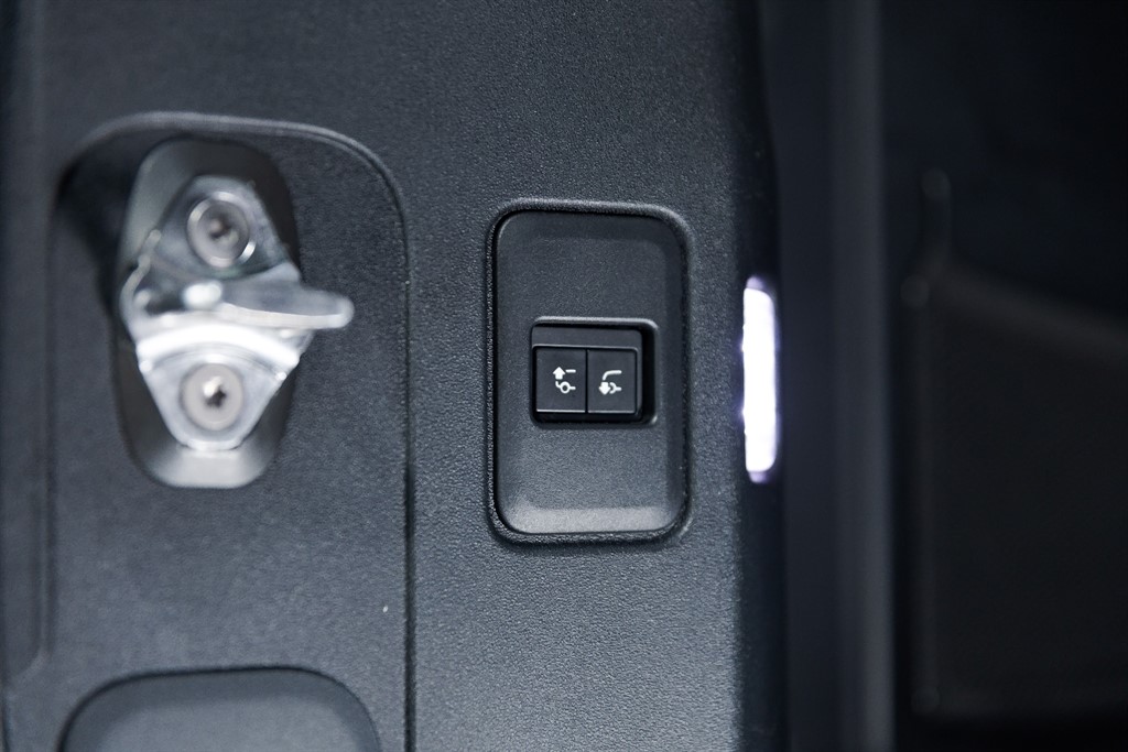 Used Land Rover Defender 2020 for sale - 76745621: Photo 26