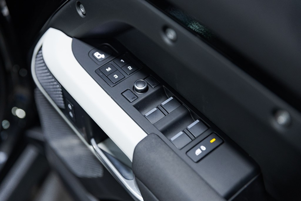 Used Land Rover Defender 2020 for sale - 76745621: Photo 36