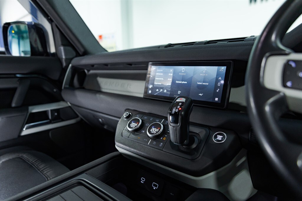 Used Land Rover Defender 2020 for sale - 76745621: Photo 41