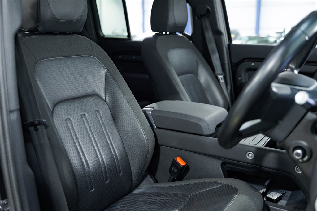 Used Land Rover Defender 2020 for sale - 76745621: Photo 61