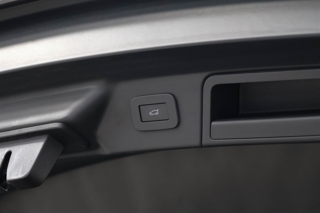 Used Land Rover Range Rover Velar 2022 for sale - 76037904: Photo 11