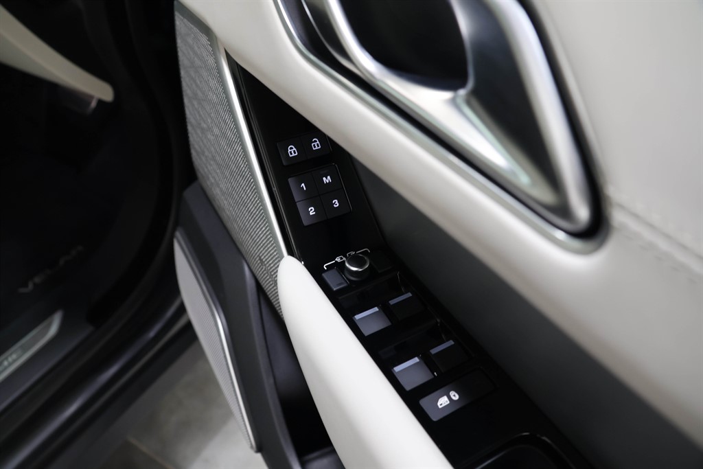 Used Land Rover Range Rover Velar 2022 for sale - 76037904: Photo 33