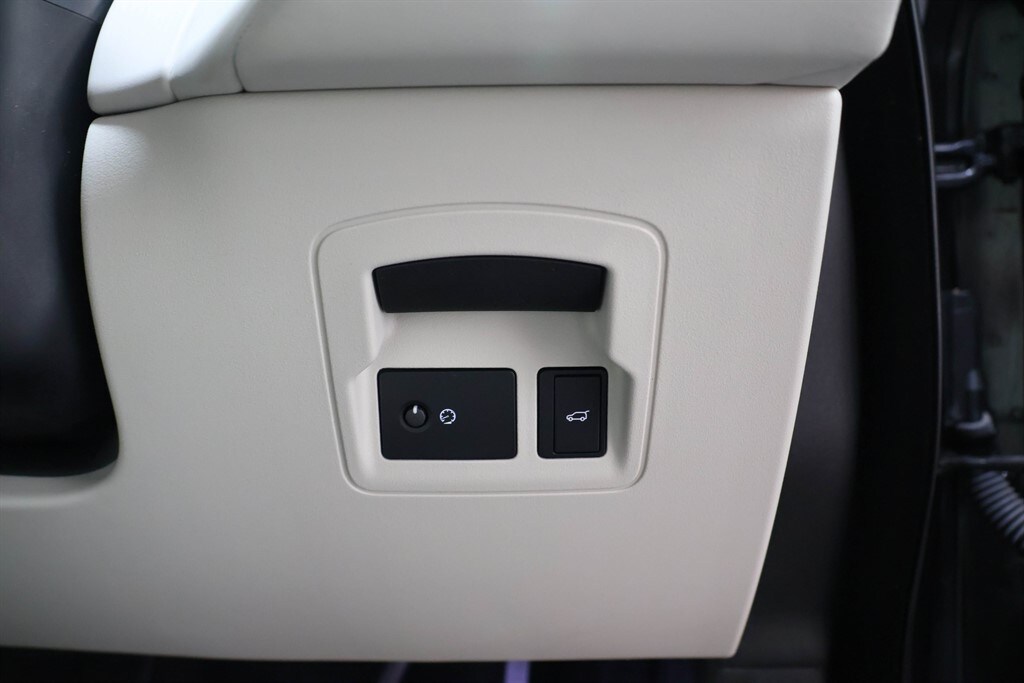 Used Land Rover Range Rover Velar 2022 for sale - 76037904: Photo 35