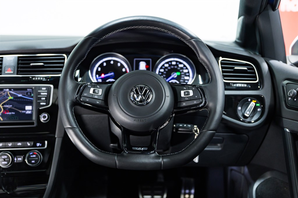 Used Volkswagen Golf 2017 for sale - 76285637: Photo 21