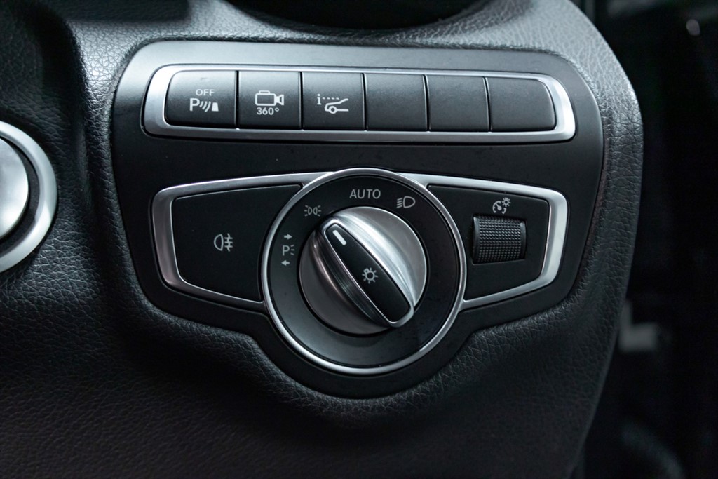 Used Mercedes-Benz GLC 2019 for sale - 77607263: Photo 37