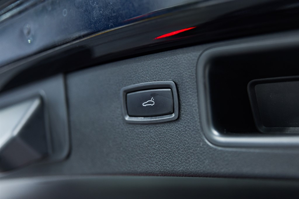 Used Porsche Macan 2021 for sale - 76438233: Photo 19