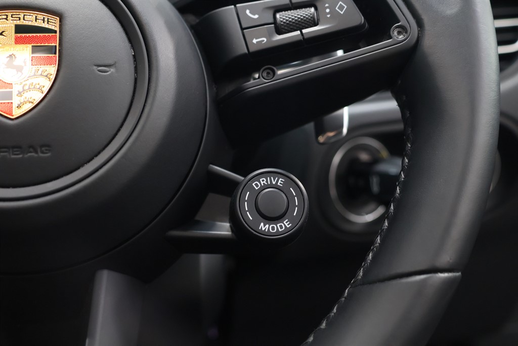 Used Porsche Macan 2021 for sale - 76438233: Photo 25