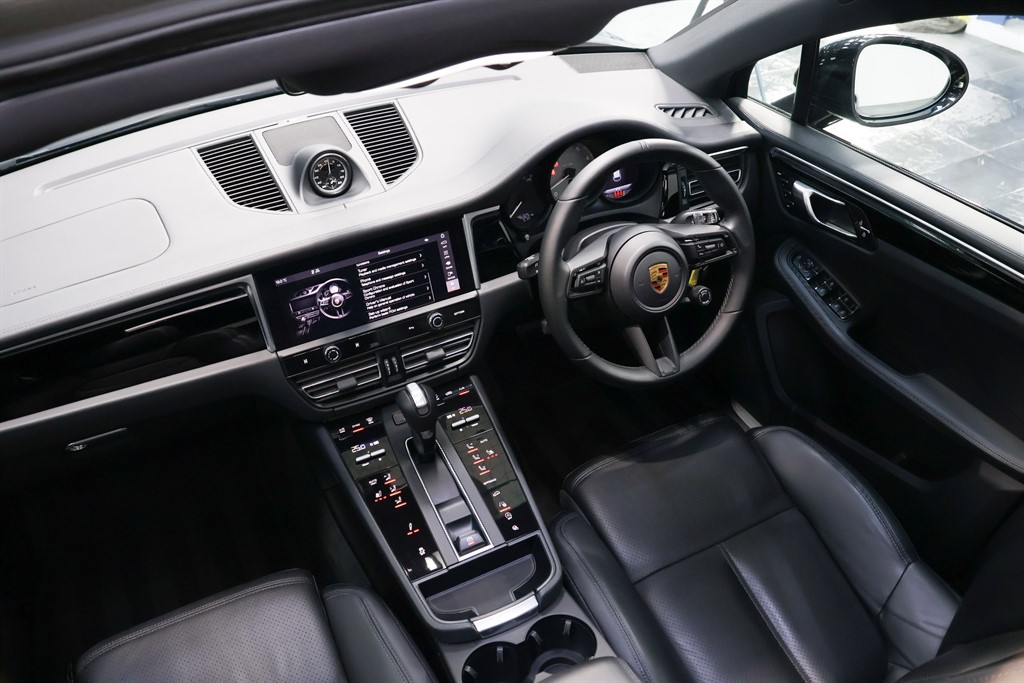 Used Porsche Macan 2021 for sale - 76438233: Photo 32