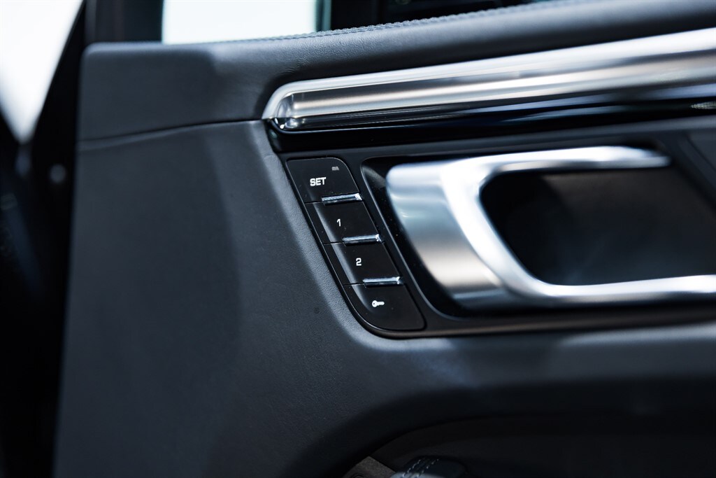 Used Porsche Macan 2021 for sale - 76438233: Photo 35