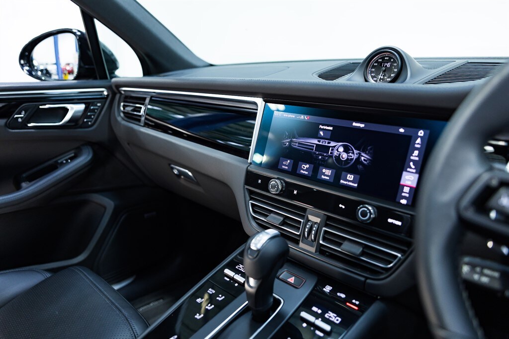 Used Porsche Macan 2021 for sale - 76438233: Photo 40