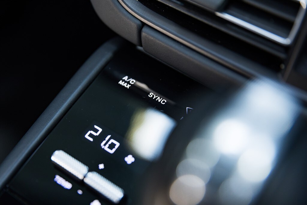 Used Porsche Macan 2021 for sale - 76438233: Photo 51