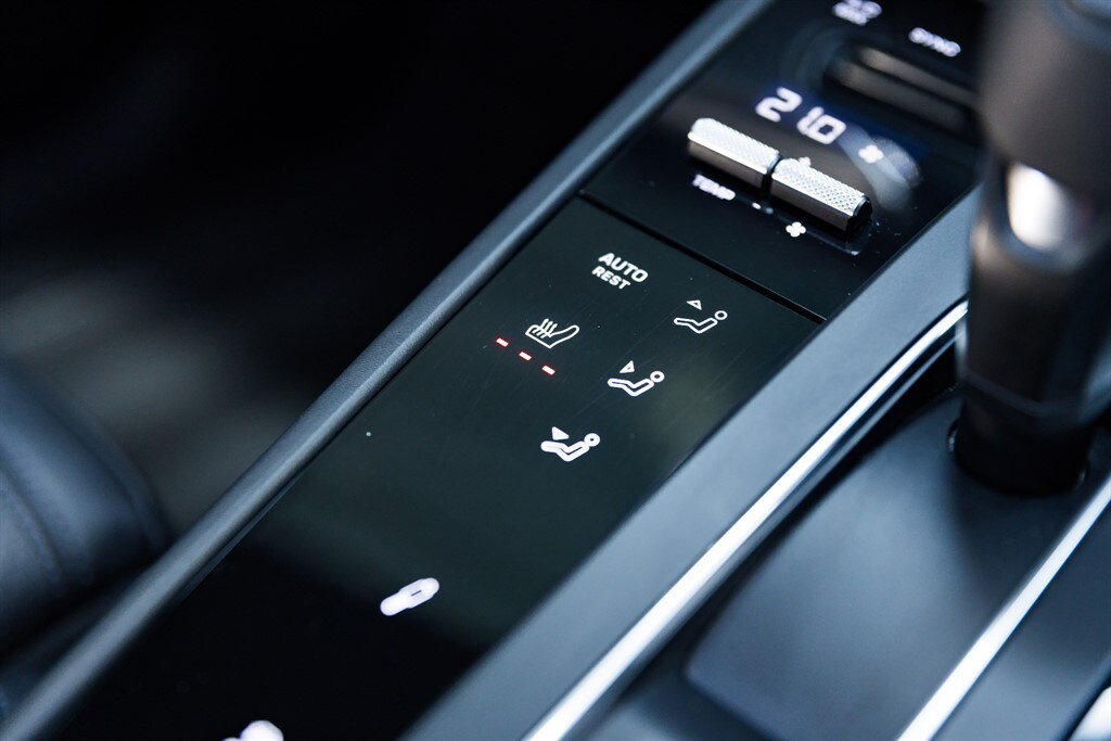 Used Porsche Macan 2021 for sale - 76438233: Photo 52