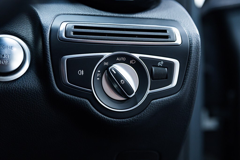 Used Mercedes-Benz GLC 2018 for sale - 76428370: Photo 30