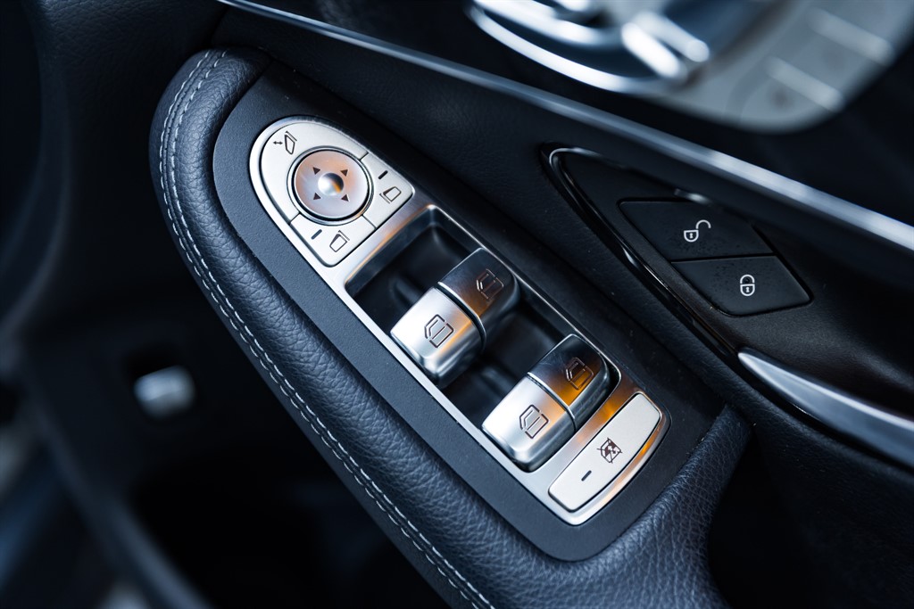 Used Mercedes-Benz GLC 2018 for sale - 76428370: Photo 32