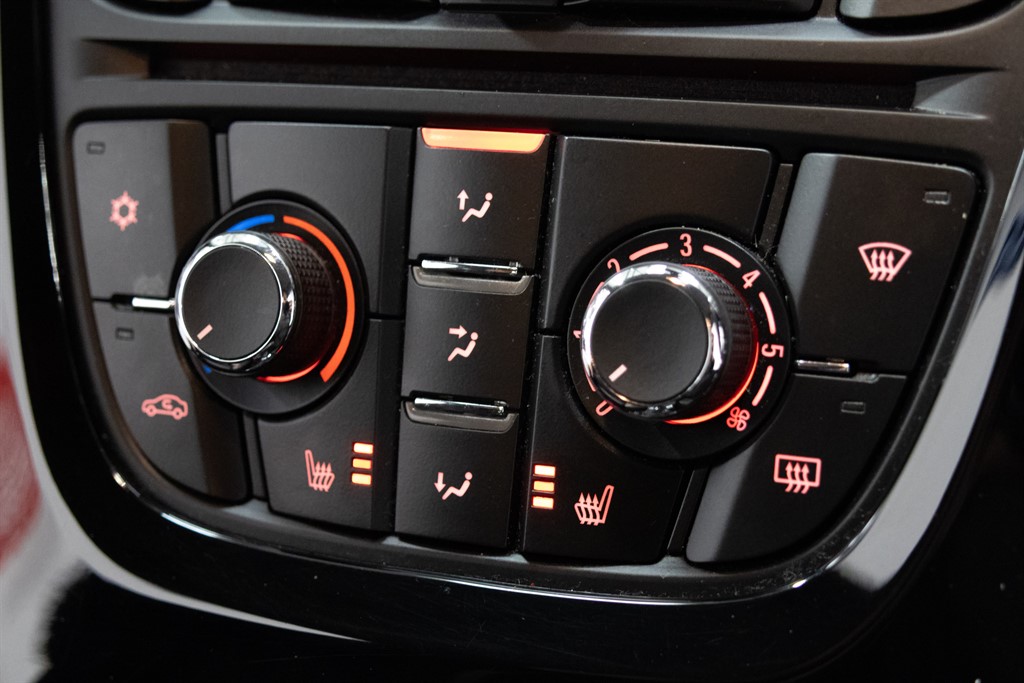 Used Vauxhall Astra GTC 2018 for sale - 77877926: Photo 16