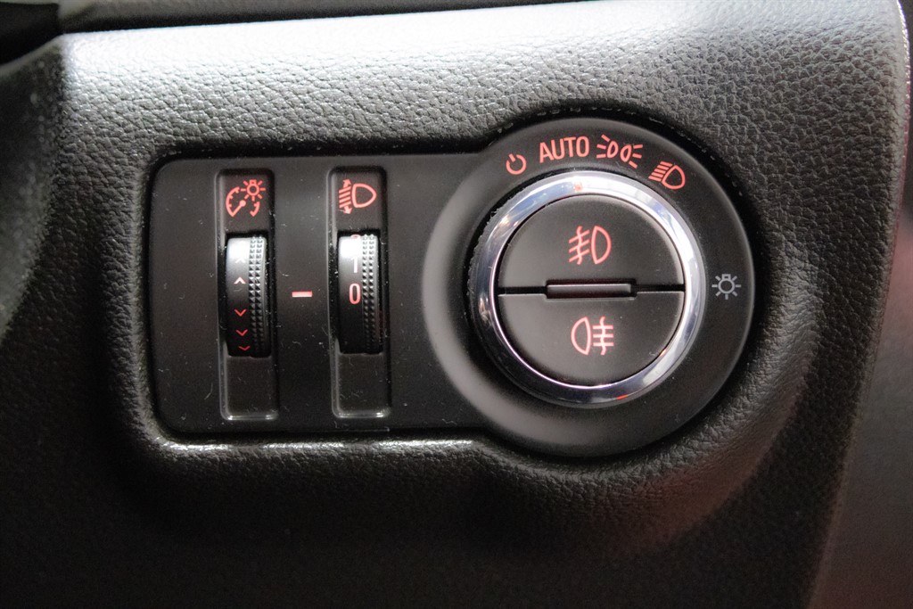 Used Vauxhall Astra GTC 2018 for sale - 77877926: Photo 21