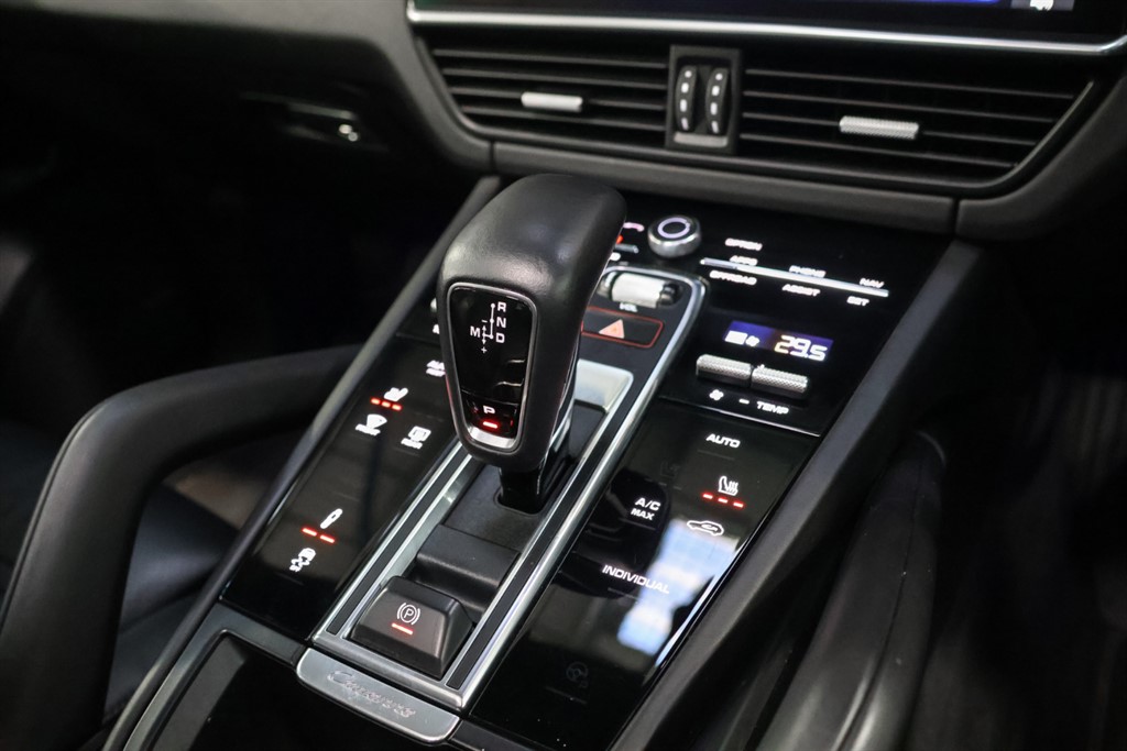 Used Porsche Cayenne 2020 for sale - 76636045: Photo 32