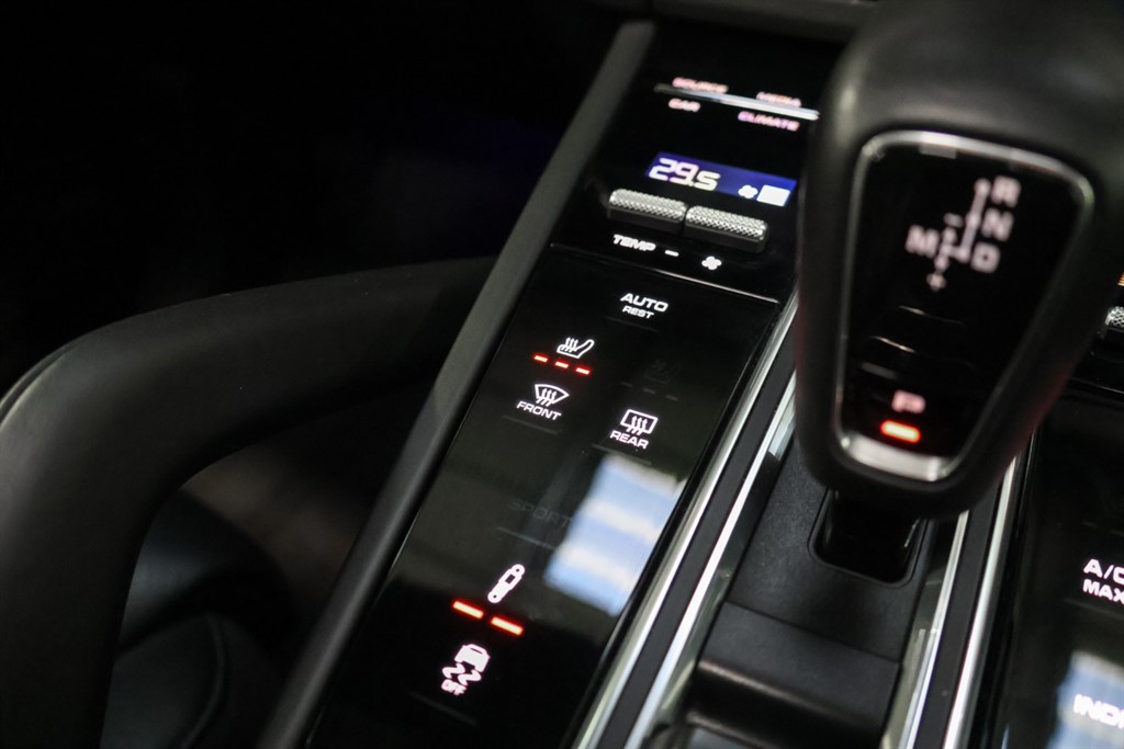 Used Porsche Cayenne 2020 for sale - 76636045: Photo 33