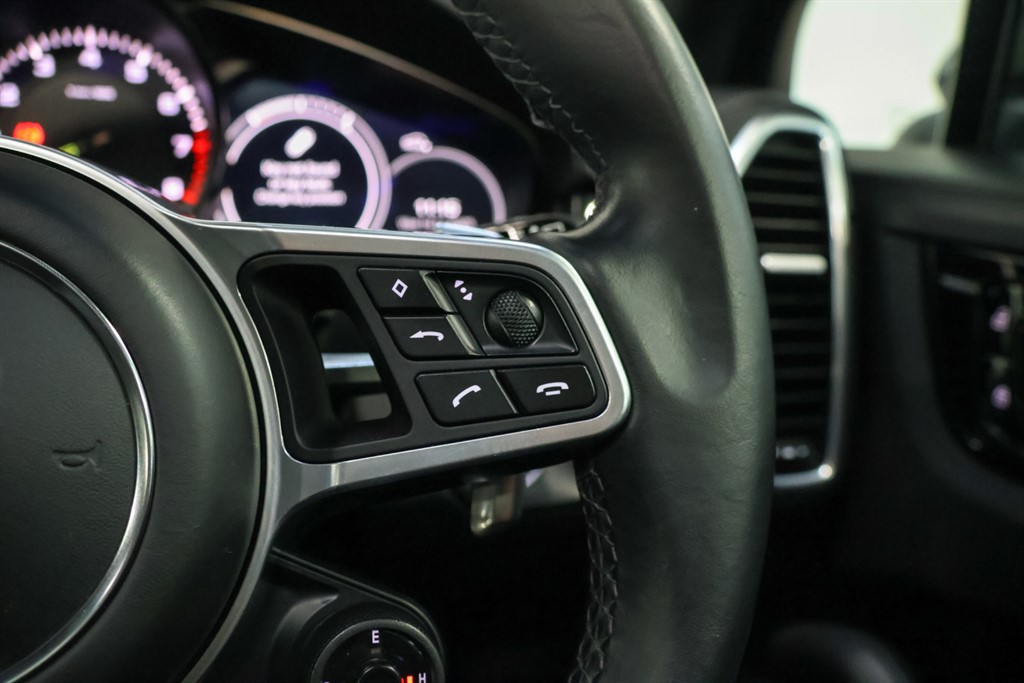 Used Porsche Cayenne 2020 for sale - 76636045: Photo 36