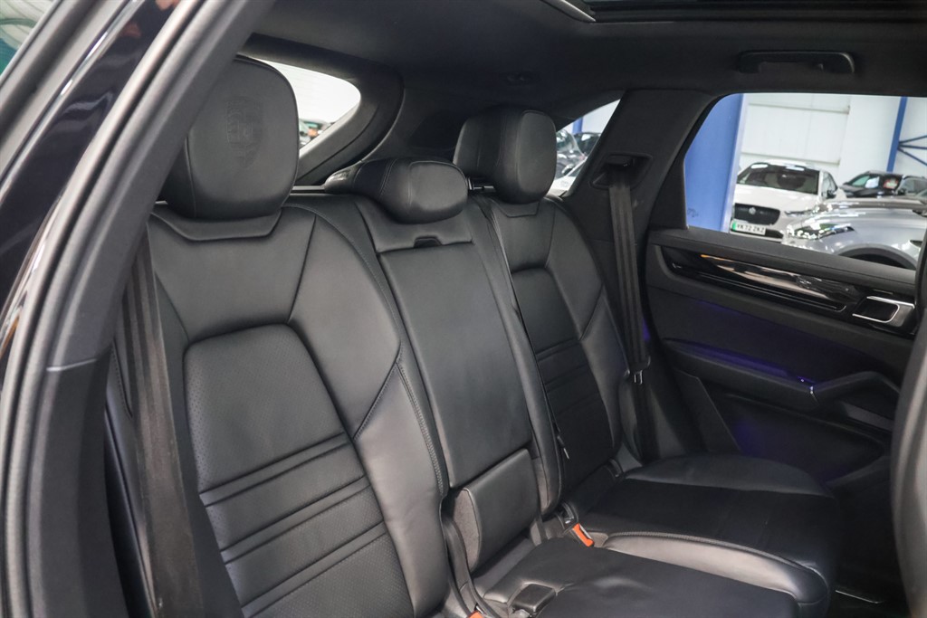 Used Porsche Cayenne 2020 for sale - 76636045: Photo 48