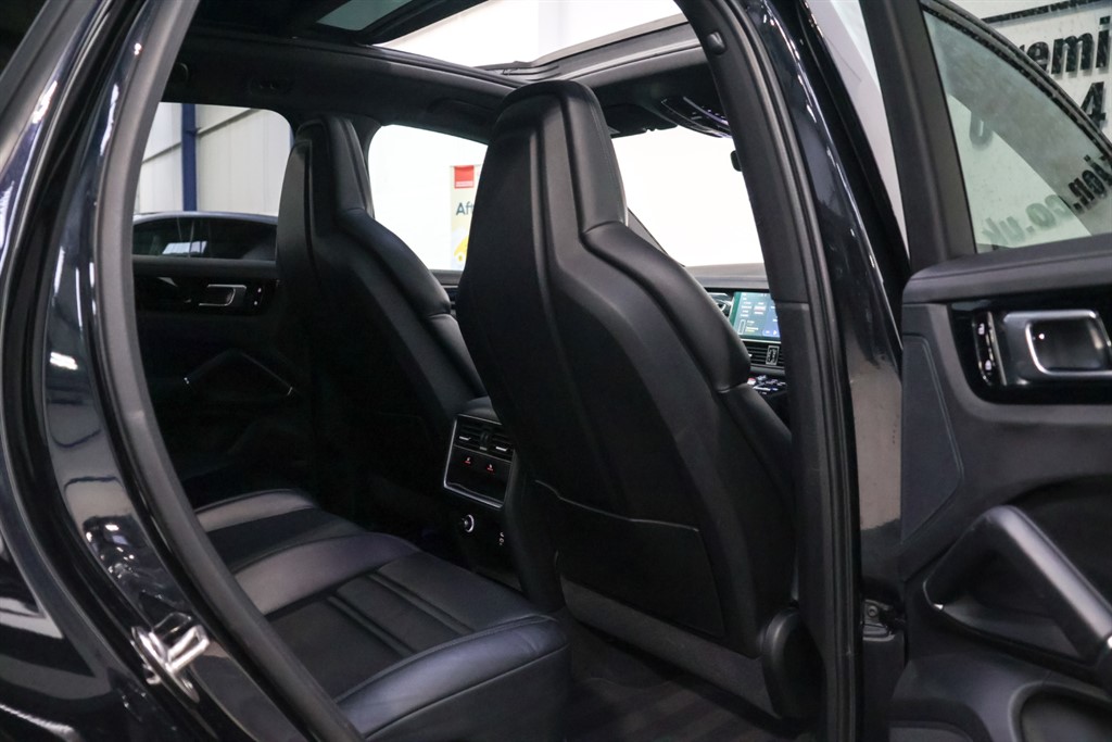 Used Porsche Cayenne 2020 for sale - 76636045: Photo 49