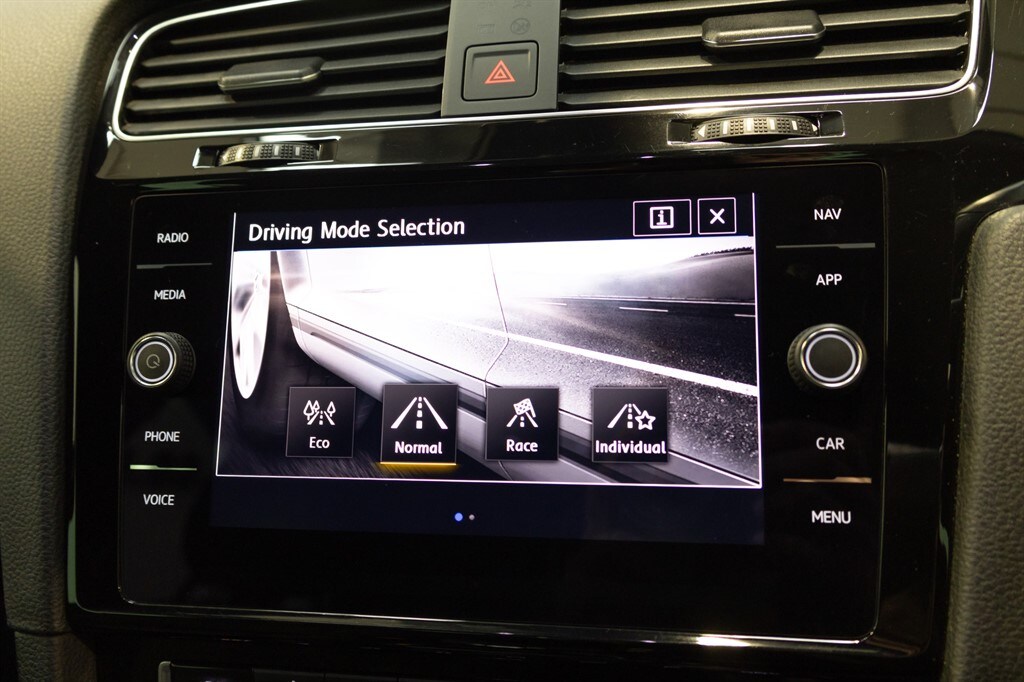 Used Volkswagen Golf 2019 for sale - 77975726: Photo 19