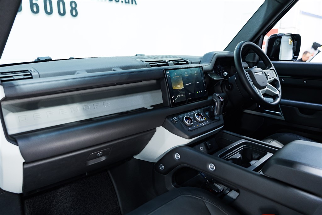 Used Land Rover Defender 2024 for sale - 76532380: Photo 11
