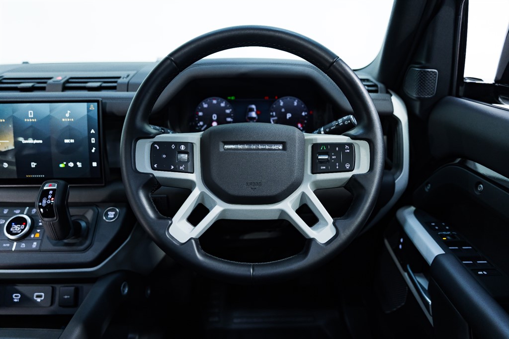 Used Land Rover Defender 2024 for sale - 76532380: Photo 12