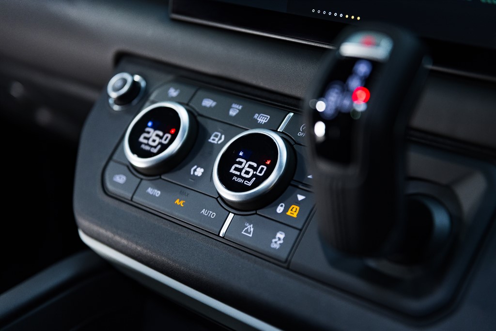 Used Land Rover Defender 2024 for sale - 76532380: Photo 29