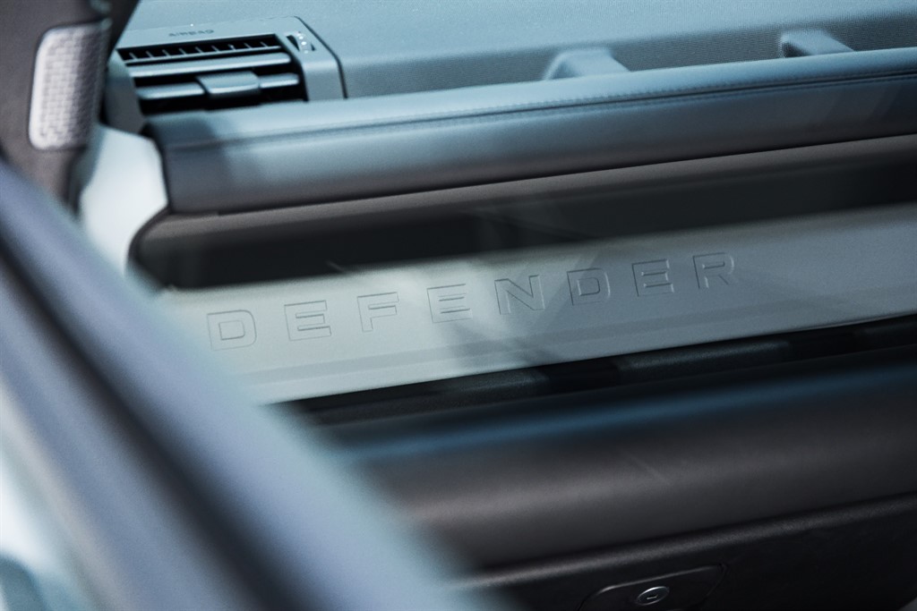 Used Land Rover Defender 2024 for sale - 76532380: Photo 40